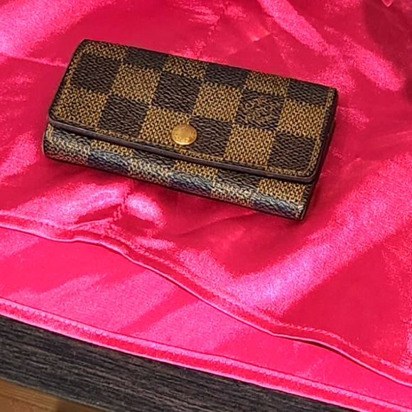 Louis Vuitton Accessories - Authentic Louis Vuitton Damier Ebene 4 Key Holder
